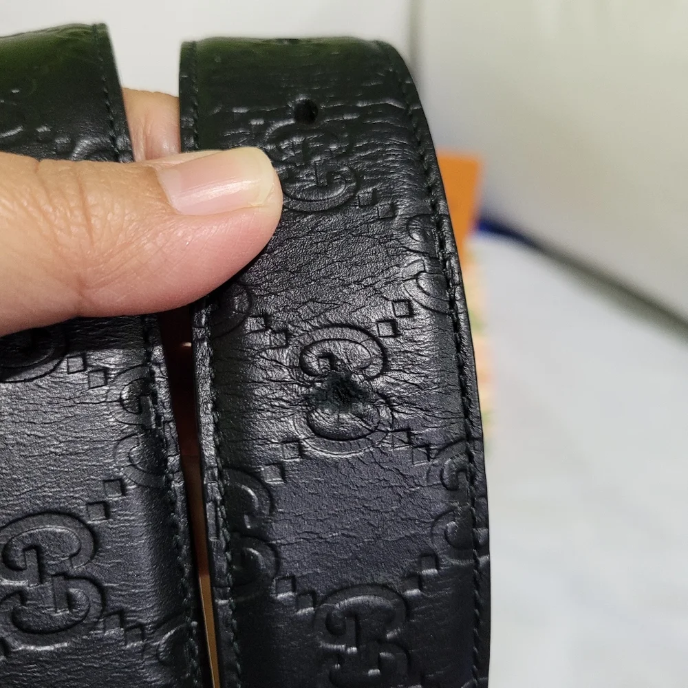 Gucci Black Leather Belt with Gold Buckle - Picture 4 of 10